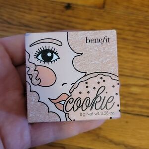 NEW Benefit Cookie Highlighter - Radiant Glow